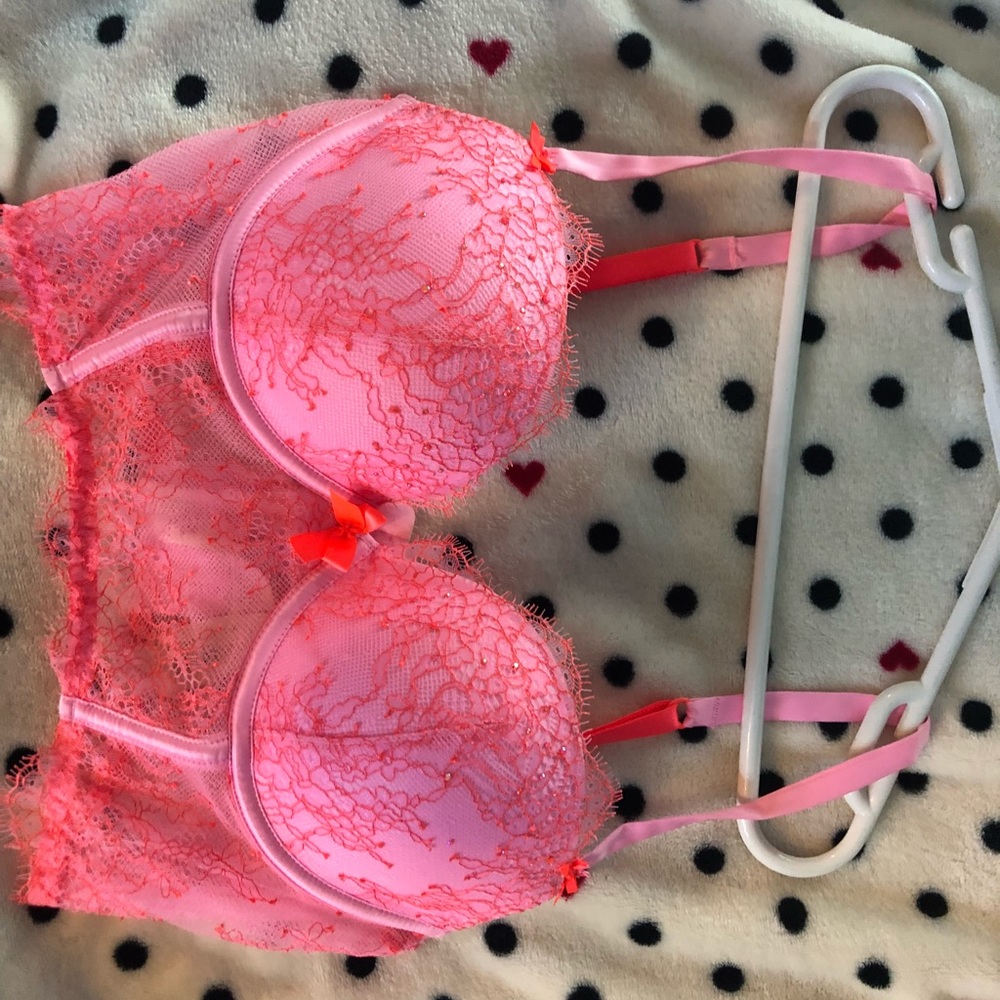 Gorgeous Bra NWT